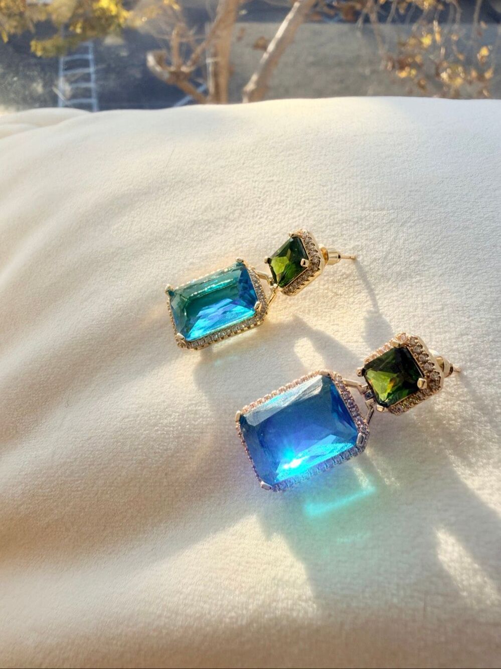 Blue Green Crystal Geometric Drop Earrings Gold Tone New